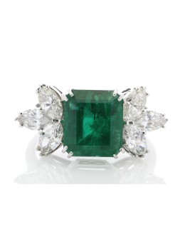 18ct White Gold Emerald Cluster Claw Set Diamond And Emerald Ring (E 5.40) 1.80 Carats