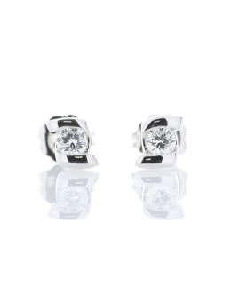 18ct White Gold Single Stone Bar Set Diamond Earring 0.25