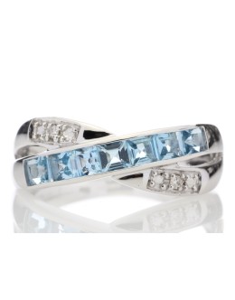 9ct White Gold Blue Topaz And Diamond Ring 0.06 Carats