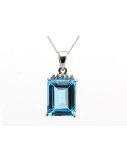 9ct White Gold Diamond And Blue Topaz Pendant (T3.76) 0.01